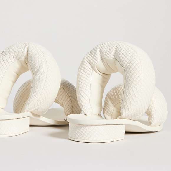 Cult Gaia X ROOM PILLOW PUFFY Sandals - Picture 3 of 7